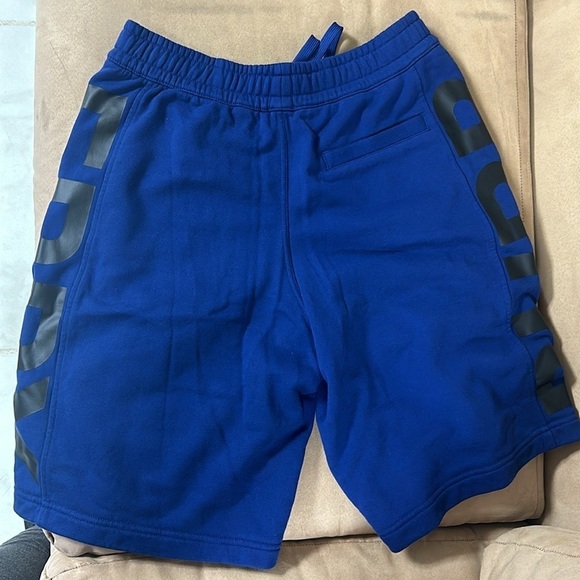Authentic BURBERRY Fawnley Logo Print Track Shorts - Picture 7 of 9